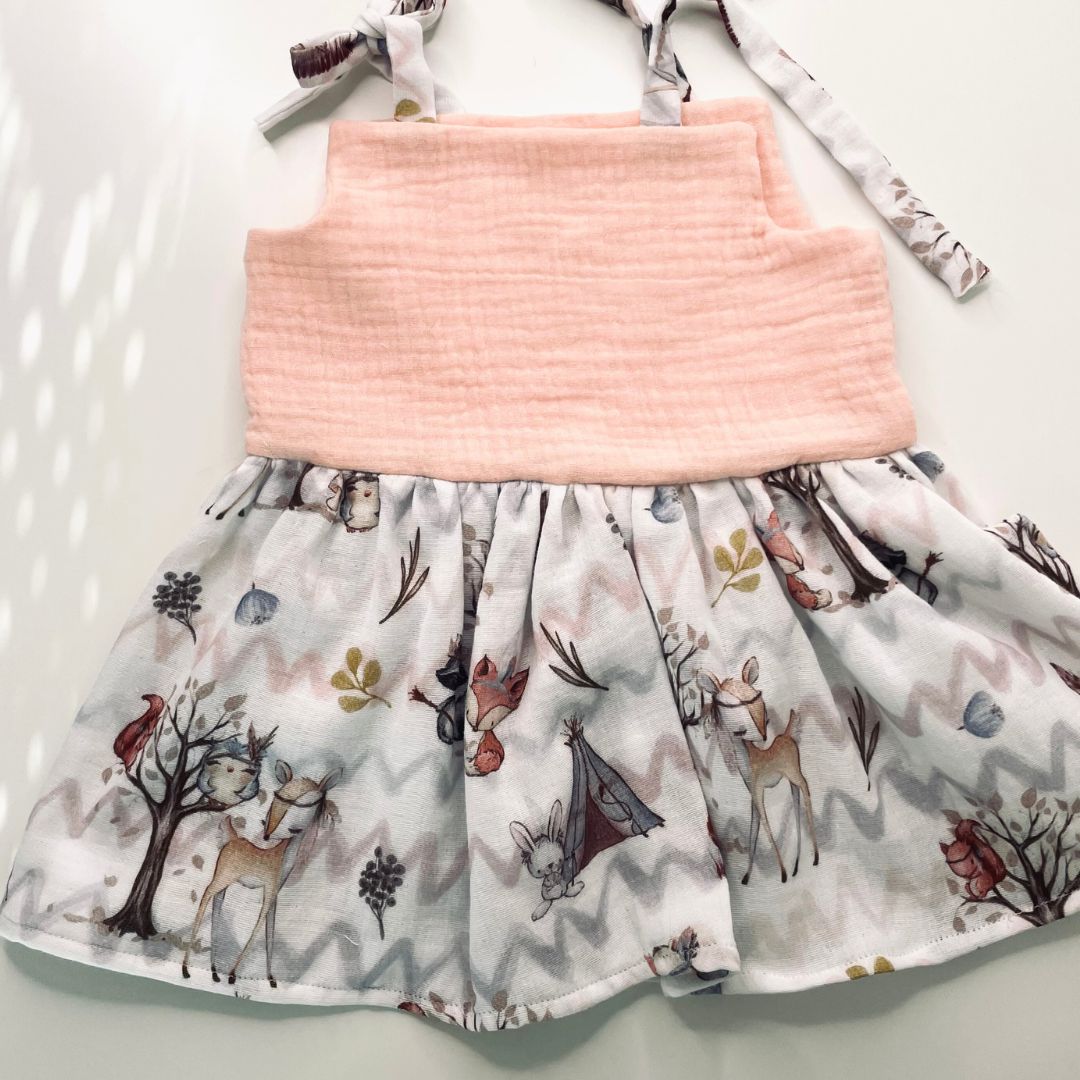 Nähbeispiel Kleid Mädchen aus Musselinstoff