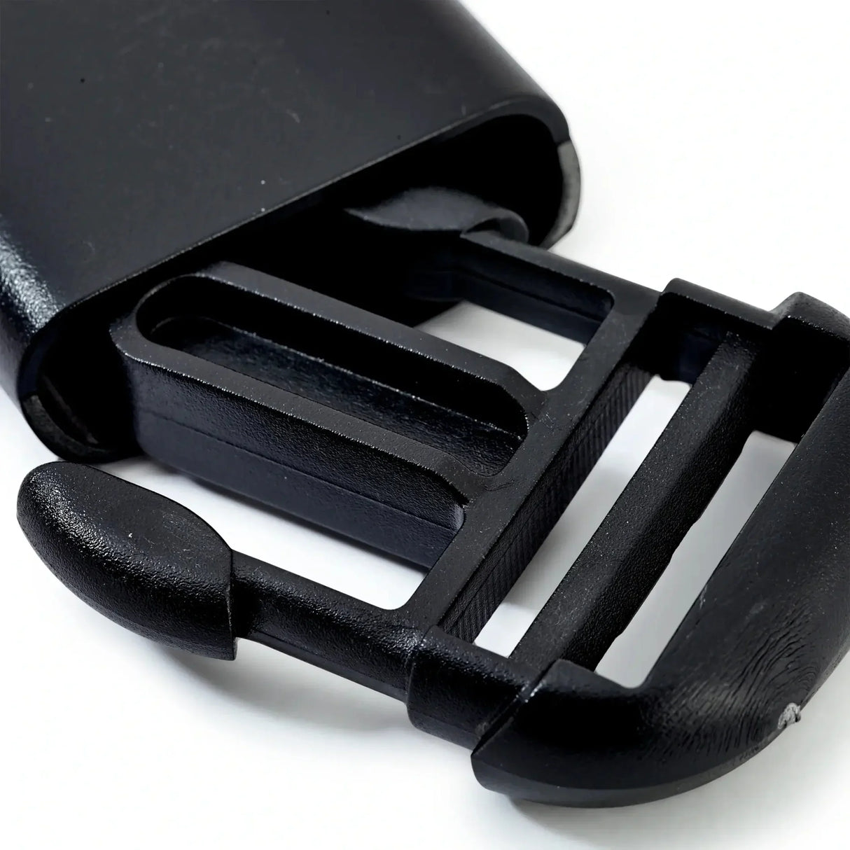 Prym Steckschnalle aus Kunststoff, 30 mm in Schwarz, ideal für vielseitige Befestigungen in Rucksäcken, Gürteln und DIY-Projekten. Nahaufnahme
