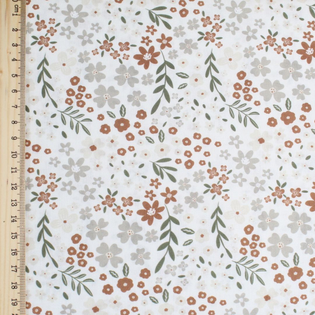 Gefalteter Popeline Stoff – zartes Blumendesign, glatt und hochwertig