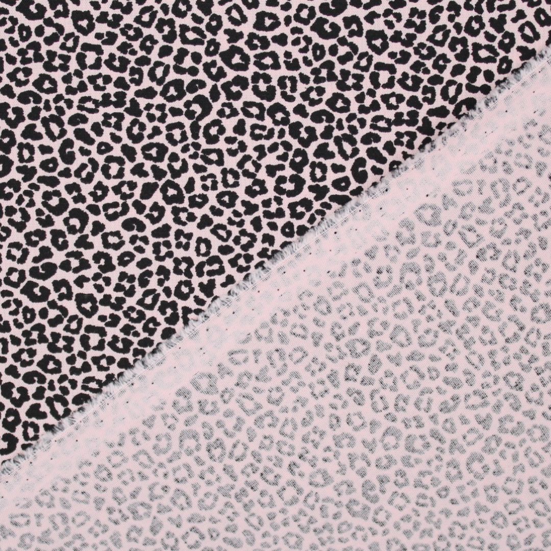 OEKO-TEX zertifizierter Baumwollstoff in Rosa mit Mini-Leopardenmuster – vielseitig einsetzbar
