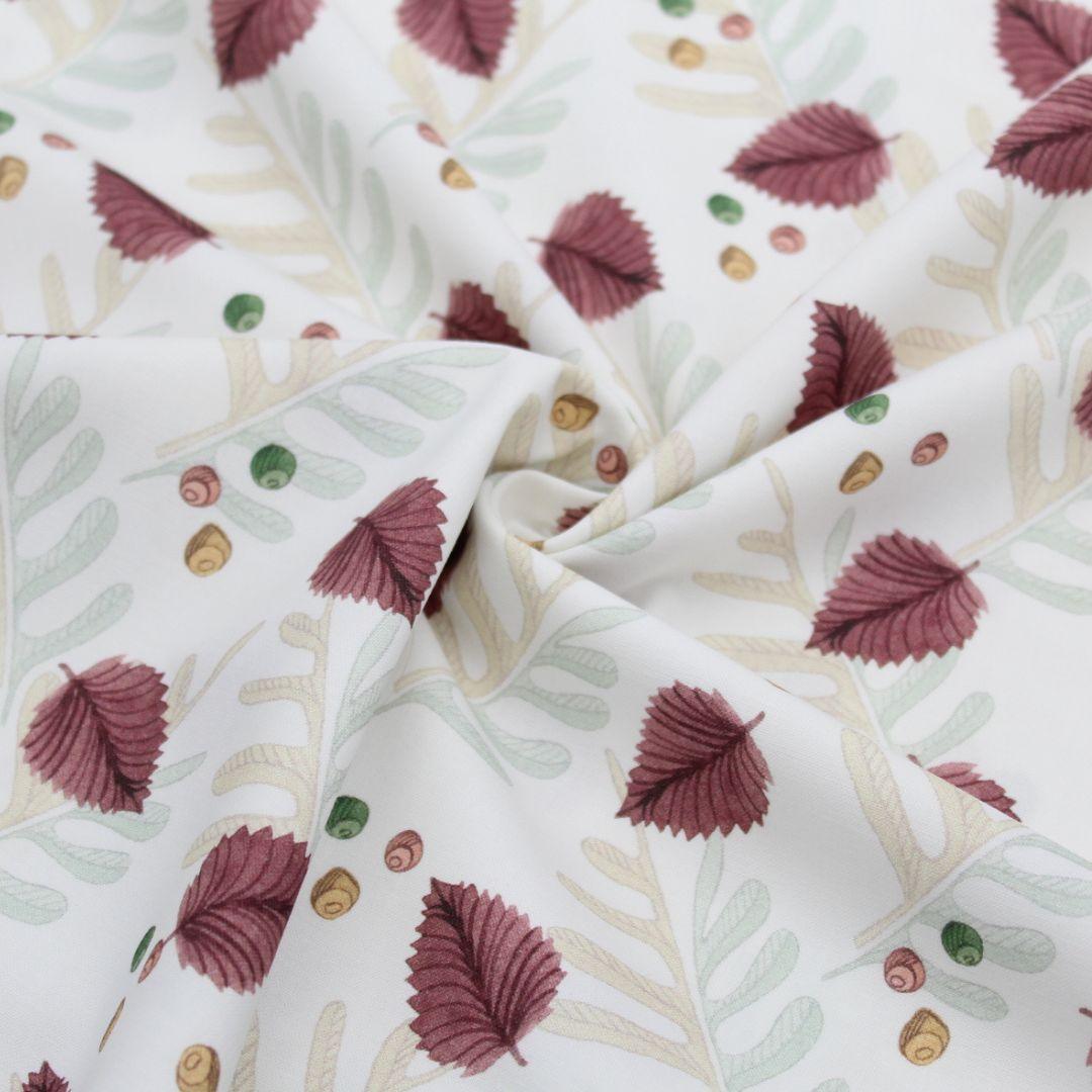 Baumwollstoff mit herbstlichem Blätter-Design in warmen Farben | Nahaufnahme