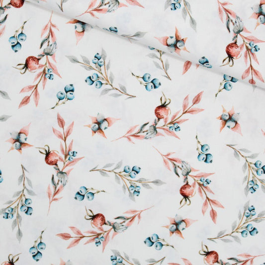 Nahaufnahme des nicht-dehnbaren Baumwollstoffs mit Heidelbeeren-Muster in Mauve-Blau-Tönen; ideal für Heimdekor und Nähprojekte.