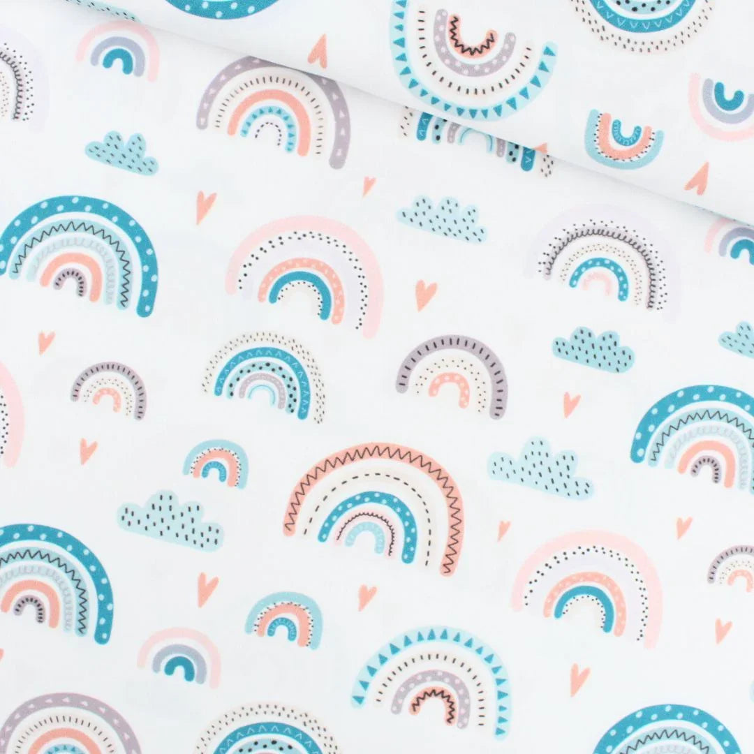 Baumwollstoff Regenbögen und Wolken in Pastelltönen, Kinderstoff Meterware für Babyzimmer
