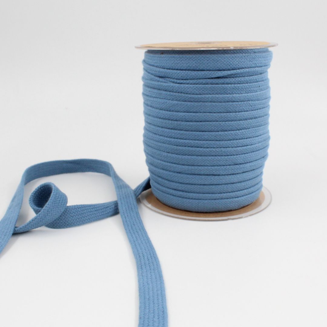 Flachkordel aus Baumwolle 15 mm in Jeansblau für Kleidung oder Dekorationen