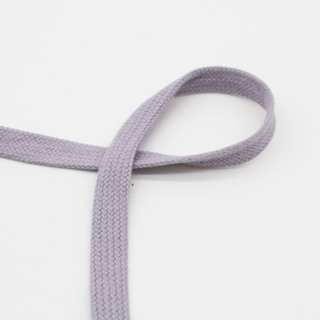 Flachkordel aus Baumwolle in hellgrau, 15 mm