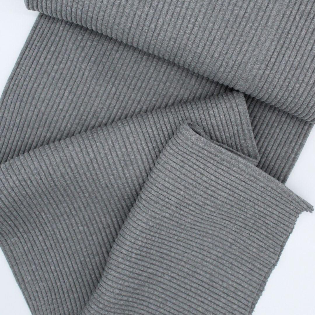 Weicher Bündchenstoff in Grau Meliert – Schlauchware mit breiten Rippen für Mützen, Säume und mehr.
