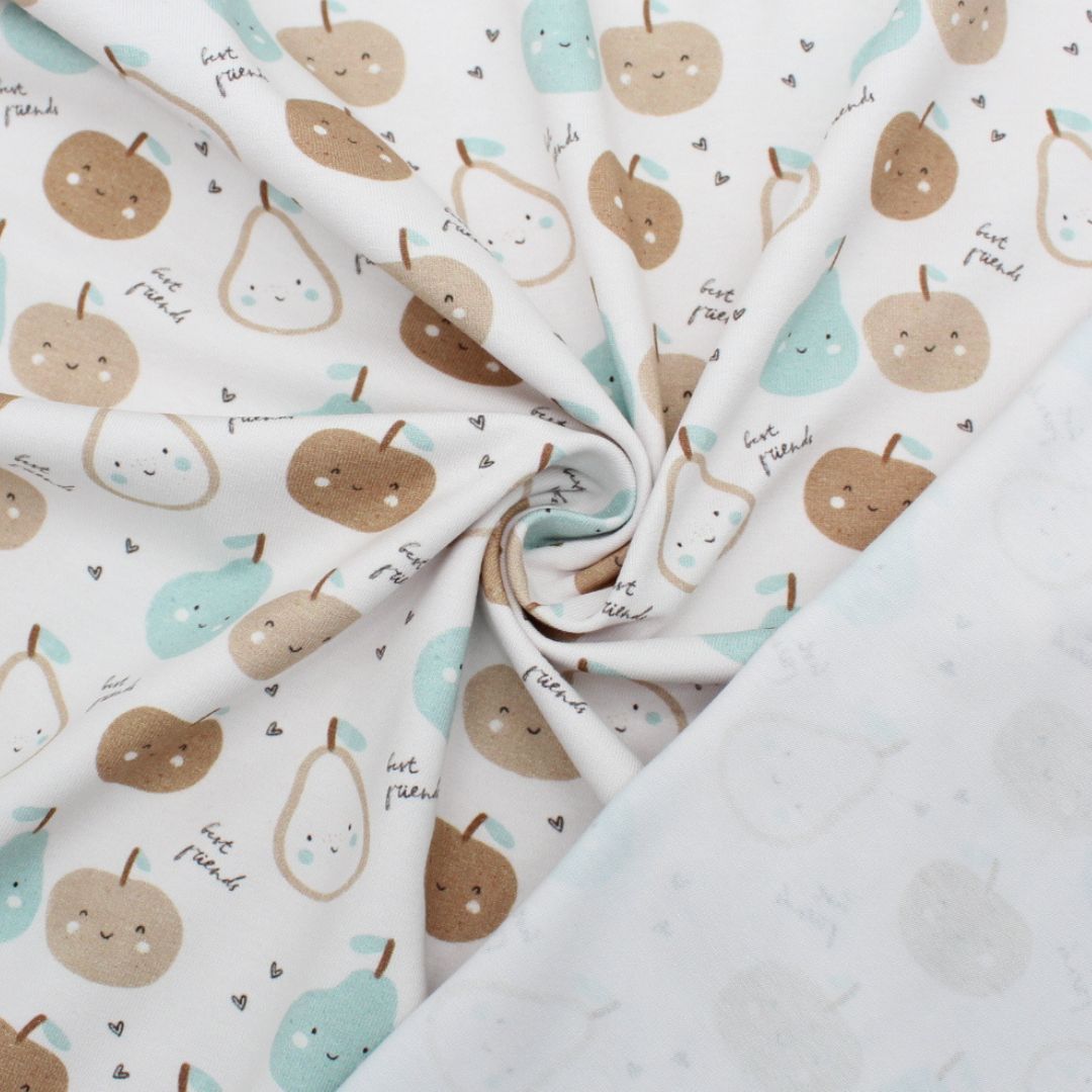 Der OEKO-TEX zertifizierte Jersey-Stoff mit Apfel und Birne in mint, beige und braun, perfekt für Kinderkleidung und Accessoires.