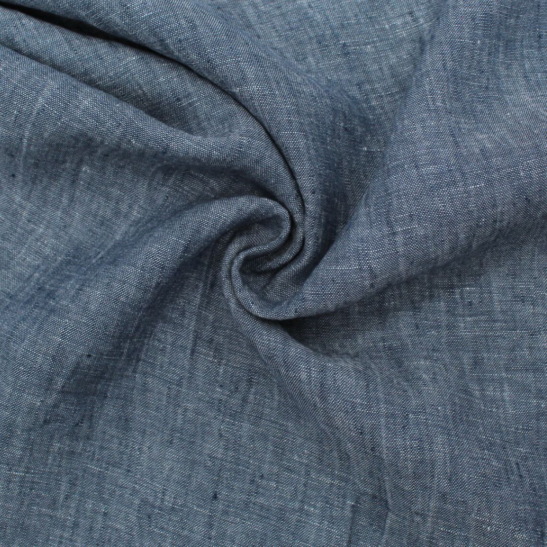 100% Leinenstoff in leichter Qualität, ideal für die Herstellung von Kleidern, Röcken, Kissen und Kinderkleidung – elegant und atmungsaktiv. Blau