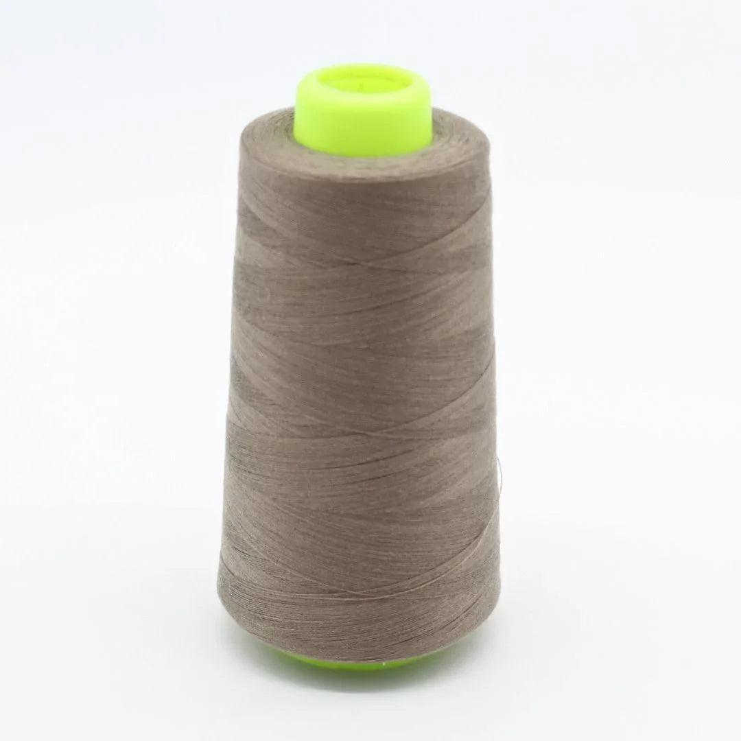 Overlockgarn 2700 Meter in Taupe – Perfekt für Nähprojekte