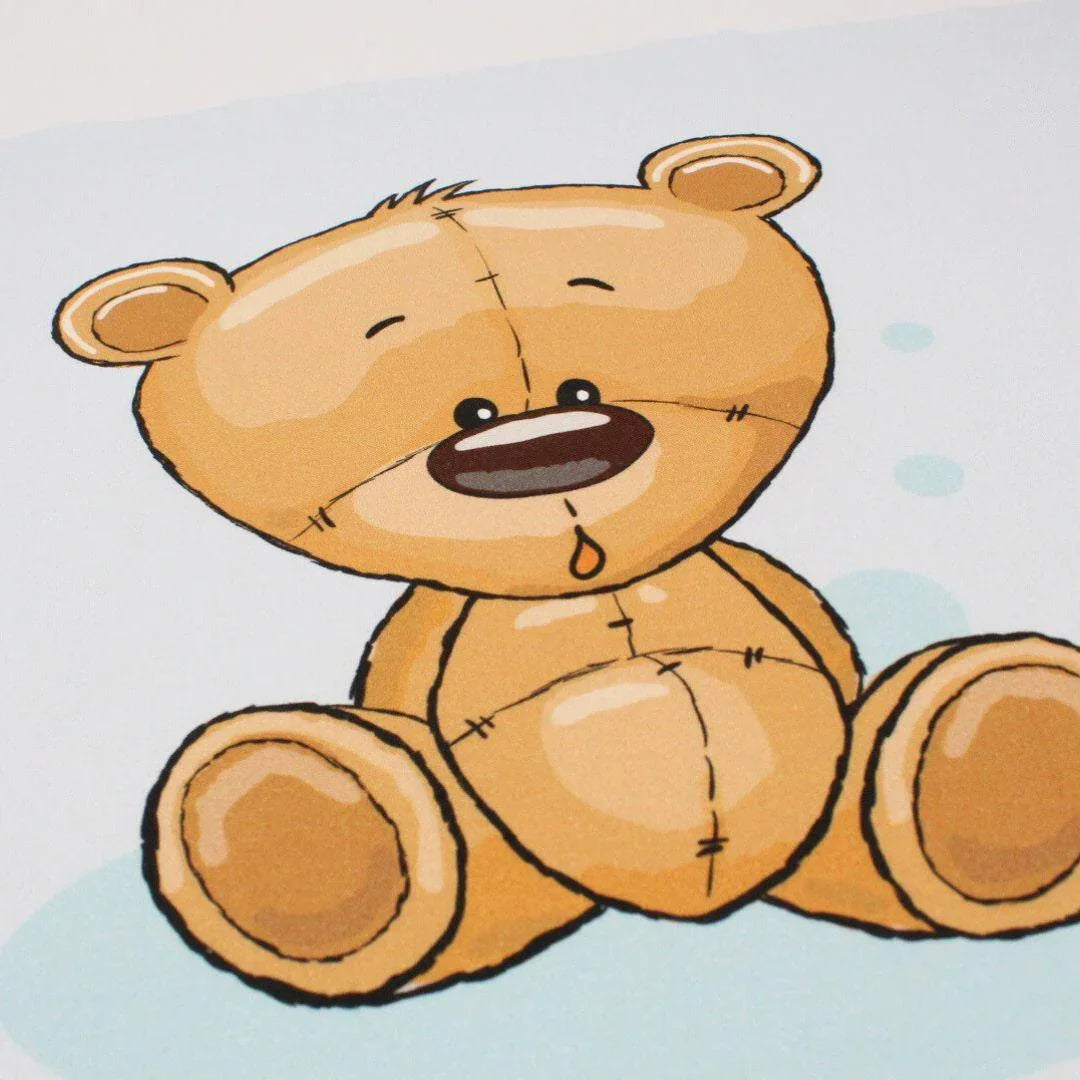 Baumwollpanel für Kinderzimmer: Süßes Bär-Motiv auf blauem Baumwollpanel, perfekt für kreative Nähideen im Kinderzimmer.