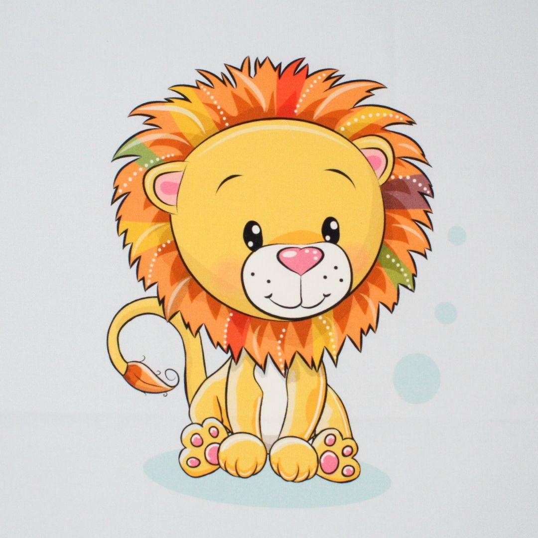 Baumwollpanel Löwe Blau: Detailaufnahme des Baumwollpanels mit Löwen-Motiv auf blauem Hintergrund, ideal für Nähprojekte.