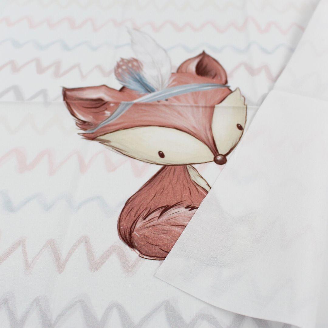 Detailansicht des Baumwollpanels Waldfreunde Boho: Ein eleganter Fuchs im Boho-Stil mit natürlichen Elementen auf hochwertiger Baumwolle. OEKO-TEX zertifiziert.