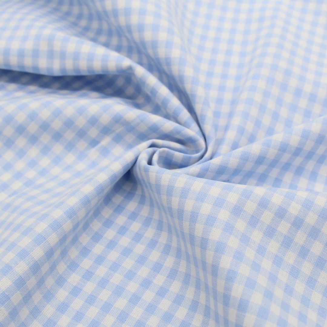 Detailaufnahme des klassischen Karomusters auf hochwertiger Baumwoll Popeline, Mustergröße von 5 mm.