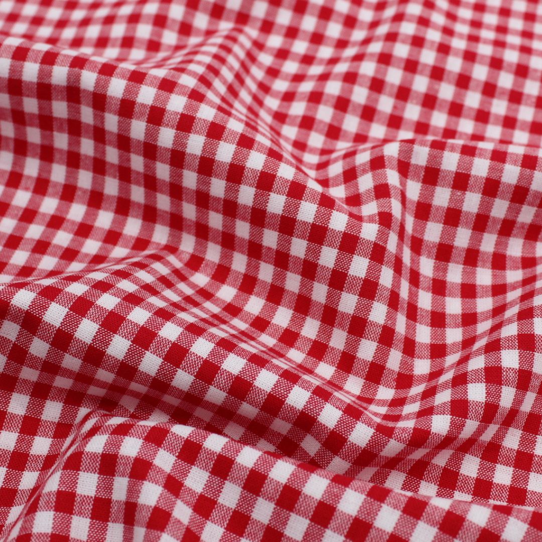 Detailaufnahme des klassischen Karomusters auf hochwertiger Baumwoll Popeline, Mustergröße von 5 mm.