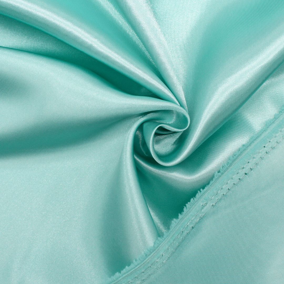 Rückseite des Satin-Stoffs mit matter Textur, zeigt die hochwertige Verarbeitung und Vielseitigkeit des Materials.