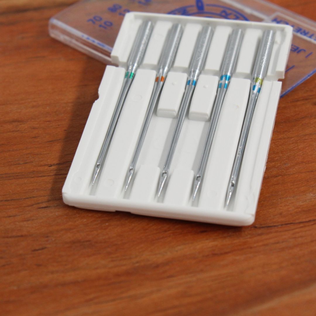 Schmetz Combi-Nadelset Inhalt – 5 Nadeln in den Stärken NM 70, 80 und 90 für vielseitiges Nähen