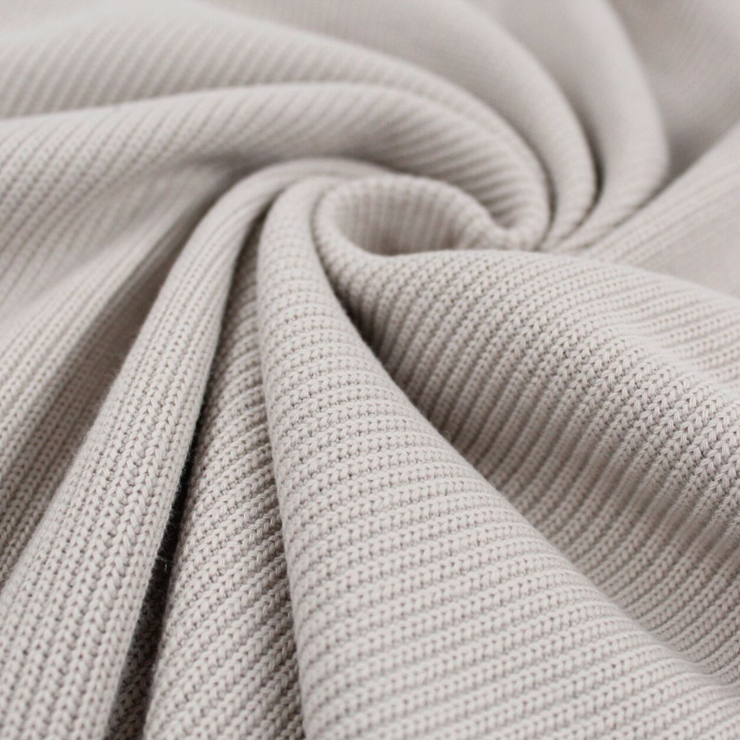 Weicher Stoff in Sandbeige für Pullover und Kleider nähen