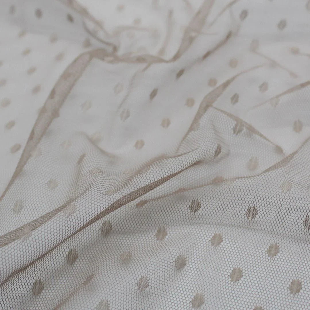 Tüll mit kleinen Punkten in Taupe – Perfekt für Ballettkleidung, Partykleider und Dekorationen