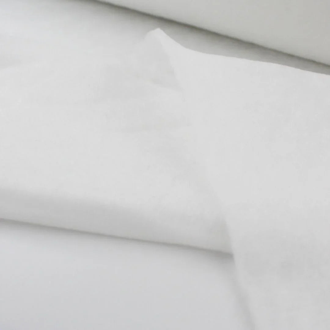 Vlieseline 280 – vielseitige volumengebende Einlage aus Polyester für Näh- und Bastelprojekte, 90 cm breit und 80 g/m² leicht.