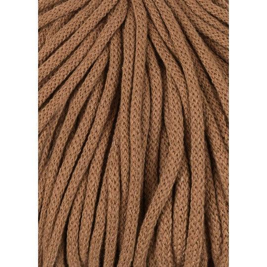 Nahaufnahme der Bobbiny Premium Baumwollkordel, 5 mm, 100 Meter, die die Textur und Weichheit der Kordel zeigt, perfekt für Makramee und Häkelarbeiten.