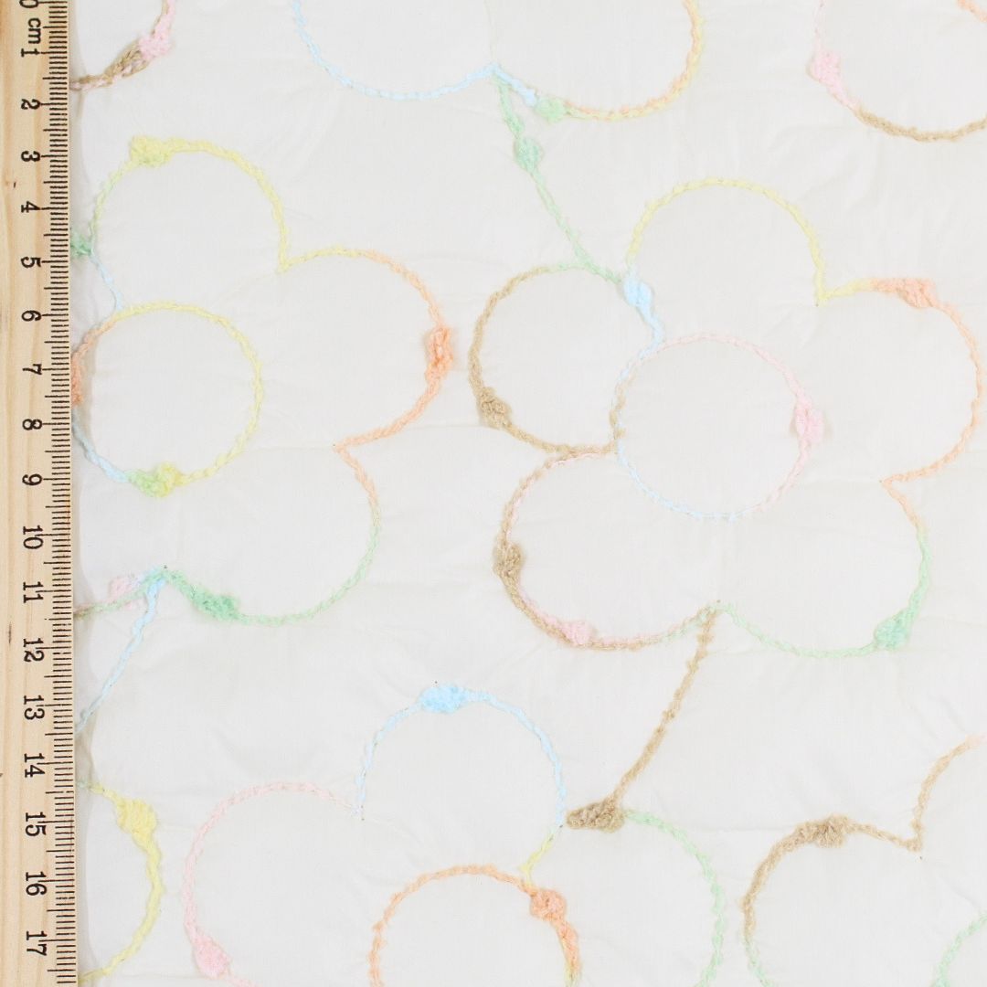 Steppstoff Jackenstoff gestickte Blumen | Ecru - Stofftime