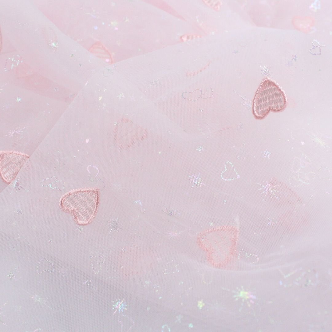 Tüllstoff mit gestickten Herzen und glitzernden Sternen - Stofftime