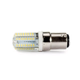 Prym LED Ersatzlampe in Nähmaschine eingesetzt sorgt für helles Arbeitslicht beim Nähen, Patchwork und kreativen Nähprojekten