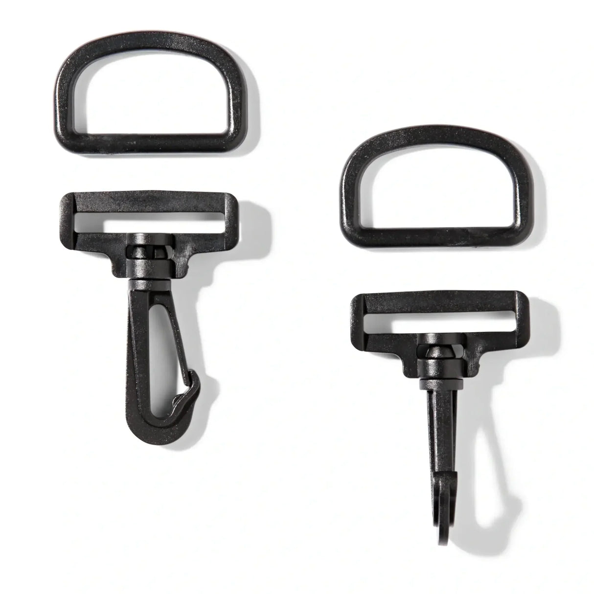 Prym Karabinerhaken Set mit 4 schwarzen Kunststoffhaken, 40 mm, ideal für vielseitige Befestigungen in Taschen, Rucksäcken und DIY-Projekten.