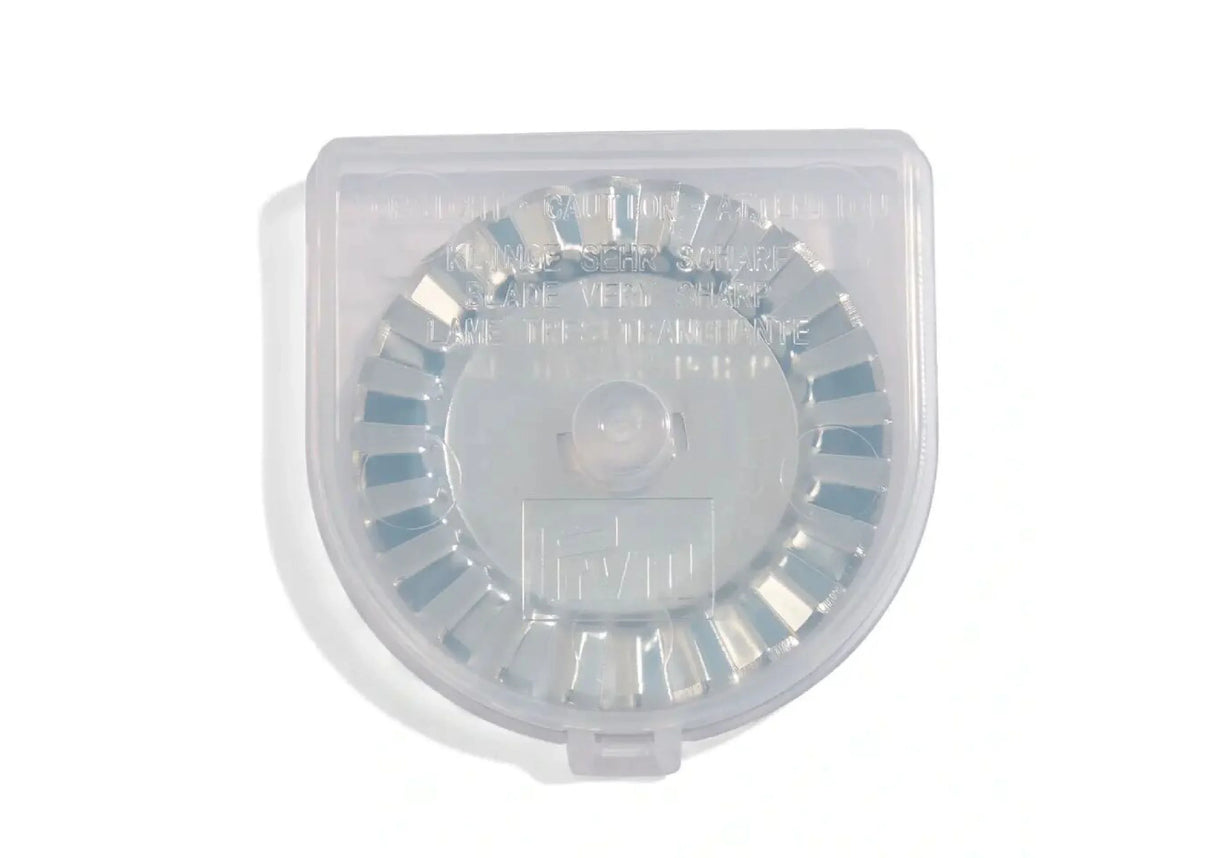 Zacken-Ersatzklinge für Rollschneider, 45 mm in der Kunststoffbox, zeigt die Klinge in ihrer Verpackung.