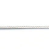 Detailaufnahme des Zick-Zack-Musters des Standard-Elastic Gummibands, das die gleichmäßige Spannkraft zeigt.