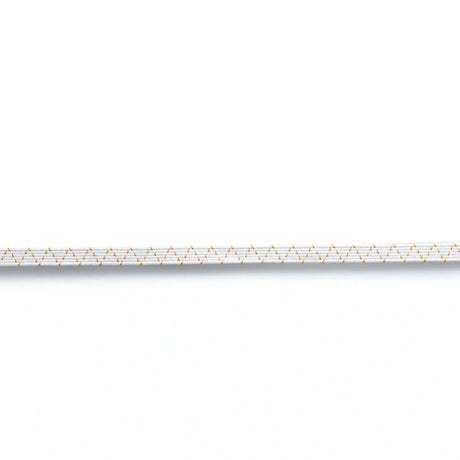 Detailaufnahme des Zick-Zack-Musters des Standard-Elastic Gummibands, das die gleichmäßige Spannkraft zeigt.