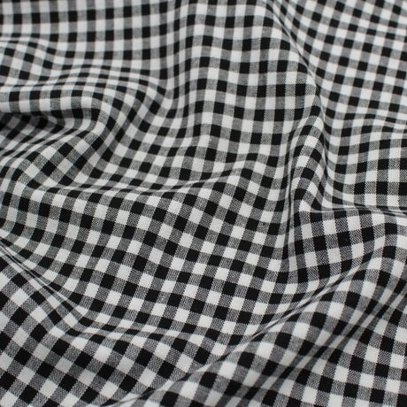 Detailaufnahme des klassischen Karomusters auf hochwertiger Baumwoll Popeline, Mustergröße von 5 mm.