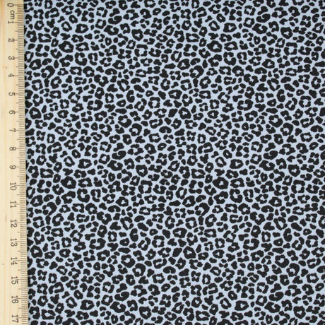 Zusammengerollter Stoff Mini-Leopard Blau – hochwertiger Baumwollstoff mit Leopardenmuster