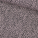 Detailansicht Baumwollpopeline Mini-Leopard Rosa – feiner Animalprint auf rosafarbenem Baumwollstoff