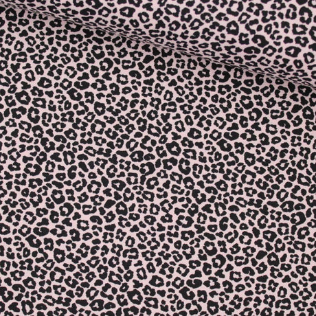 Detailansicht Baumwollpopeline Mini-Leopard Rosa – feiner Animalprint auf rosafarbenem Baumwollstoff