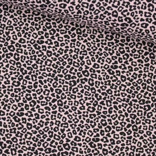 Detailansicht Baumwollpopeline Mini-Leopard Rosa – feiner Animalprint auf rosafarbenem Baumwollstoff