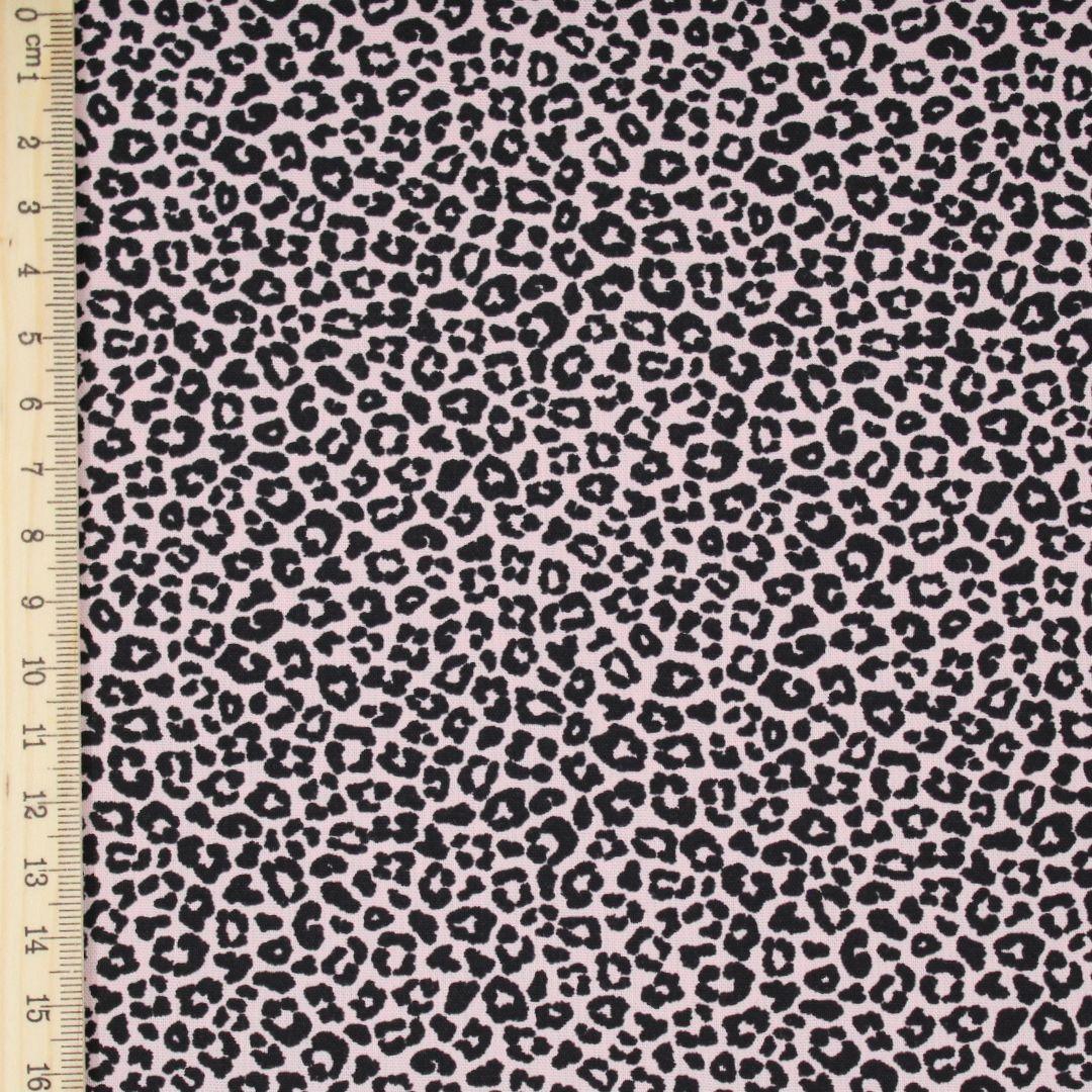 Zusammengerollter Stoff Mini-Leopard Rosa – hochwertiger Baumwollstoff mit Leopardenmuster