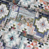 Canvas Stoff mit geometrischem Ethno-Muster in Multicolor – ideal für Dekoration und Accessoires.