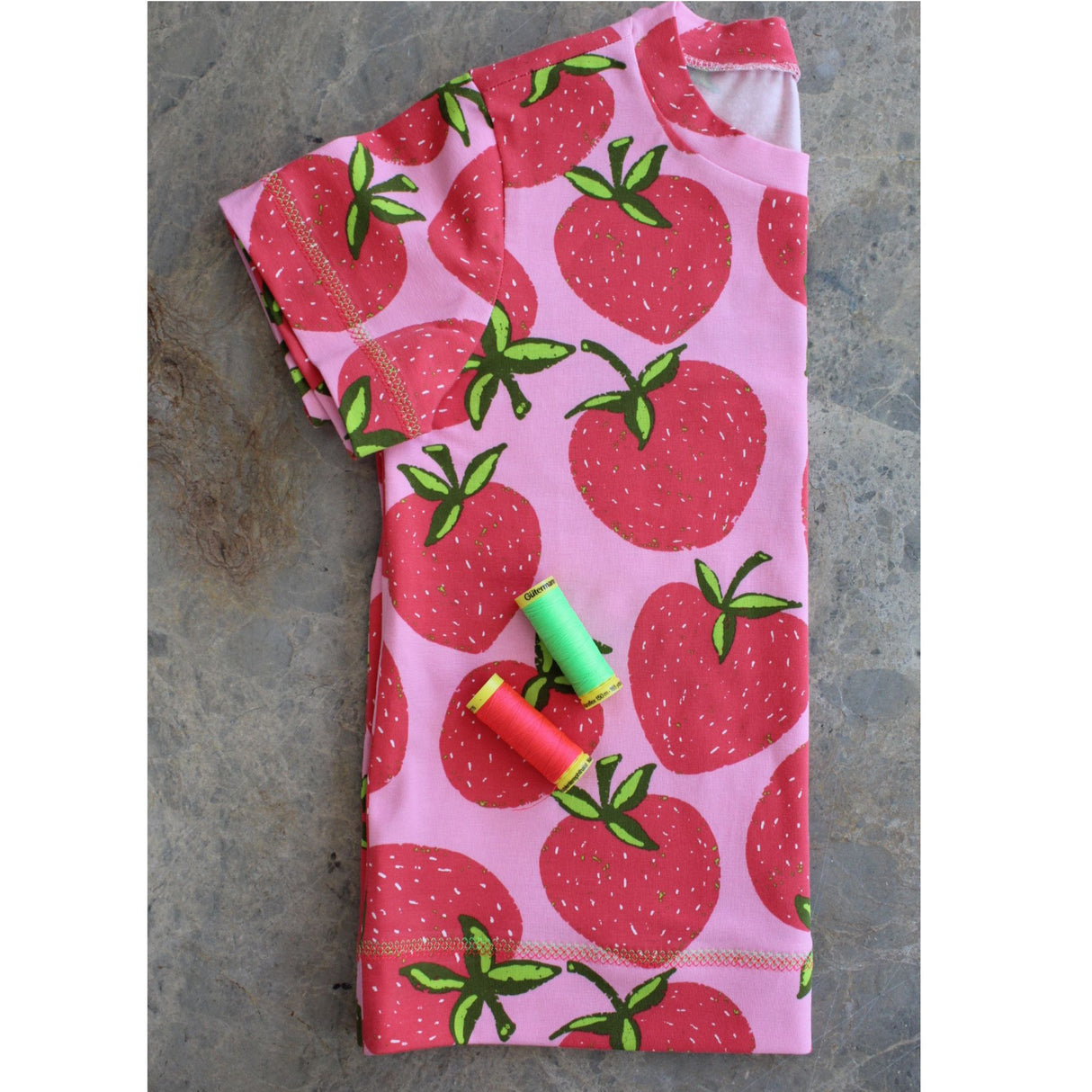 Jersey Stoff Erdbeeren | Rosa