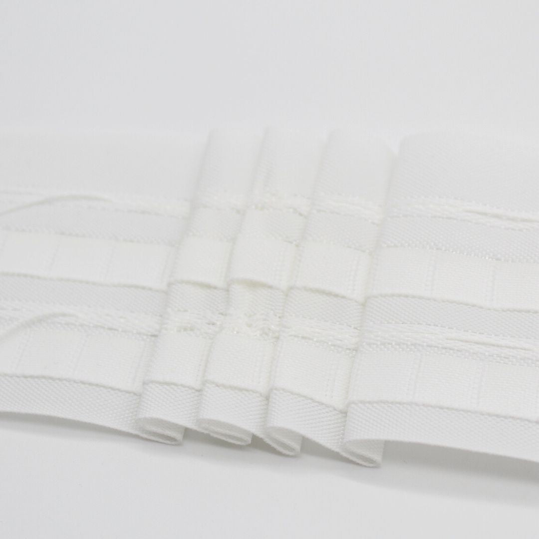 Einnähbares Gardinen Faltenband, 70 mm breit, in Weiß – ideal für stilvolle und praktische Gardinengestaltung.