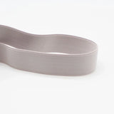 Vielseitiges Gummiband in 25 mm Breite, weich und elastisch, ideal für Bekleidung und Bastelarbeiten. Sand