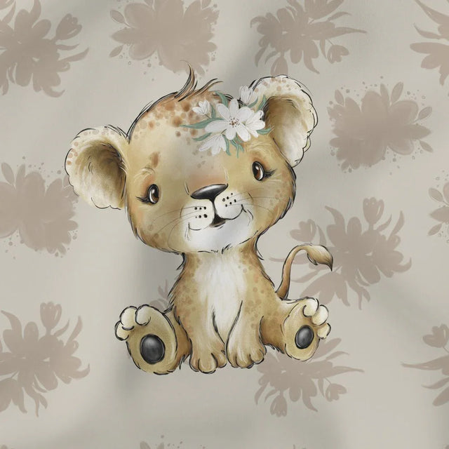 Stoffpanel Safari Tiere mit Löwe auf beigem Hintergrund – 75x100 cm, OEKO-TEX zertifiziert, ideal für Baby- und Kinderdecken.