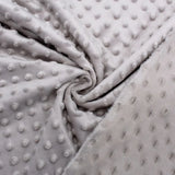 Minky Stoff: Flauschiger Kuschelfleece mit Geprägten Punkten für Nähprojekte in Silbergrau mit Rückseite