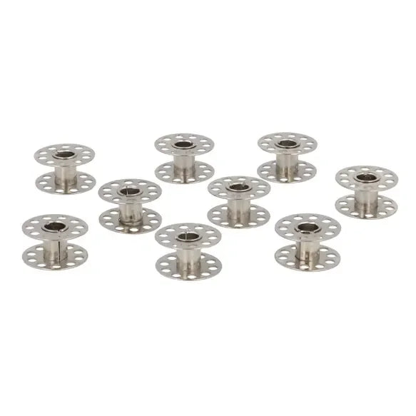 Detailansicht einer Milward Metall Nähmaschinenspule 11,8mm mit Sichtlöchern zur Fadenkontrolle, geeignet für Typ 15K Nähmaschinen