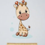 Baumwollstoff Giraffe 38x38 cm: Baumwollpanel mit Giraffe-Motiv auf blauem Hintergrund, perfekt für DIY-Projekte wie Kissenbezüge oder Decken.