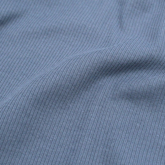 Rib Jersey Stoff in Jeansblau, aus weichem und elastischem Material, ideal für Baby- und Kinderkleidung.