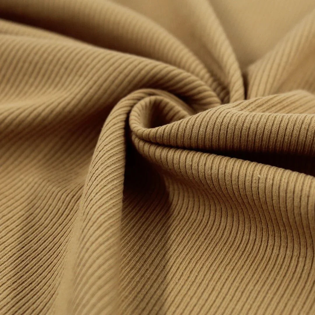 Detailansicht Ribjersey in Karamellbraun - elastischer Jerseystoff