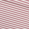 Nahaufnahme des French Terry Stoffes mit zarten rosa Streifen auf einer weichen und elastischen Oberfläche, ideal für bequeme Kleidung.
