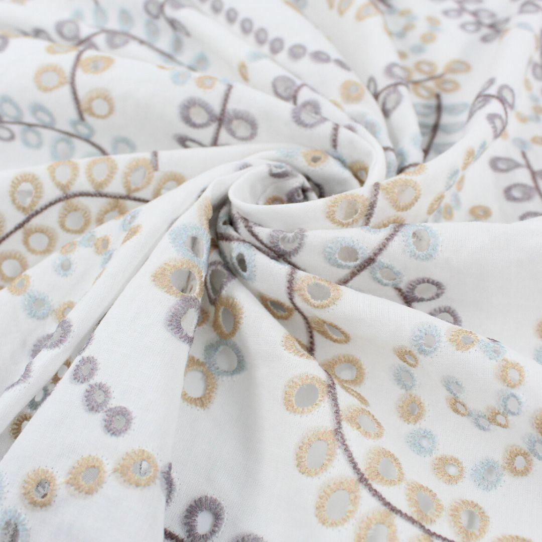 Baumwollstoff mit gesticktem Muster | Ecru - Stofftime