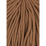Nahaufnahme der Bobbiny Premium Baumwollkordel, 5 mm, 100 Meter, die die Textur und Weichheit der Kordel zeigt, perfekt für Makramee und Häkelarbeiten.